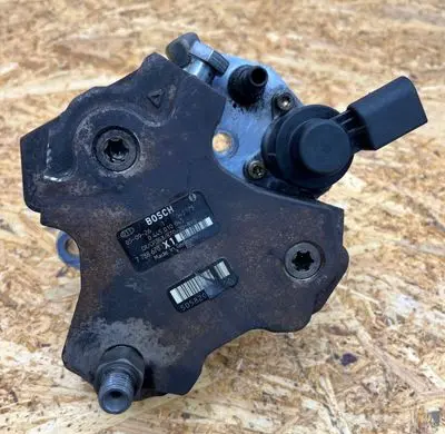 BMW 3 E90 E91 Fuel injection high pressure pump 7788670 0445010005
