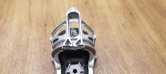 Audi Q5 SQ5 Engine mount bracket 4M0199372M