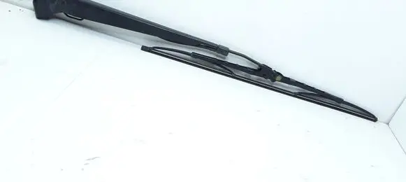 Rear wiper blade arm