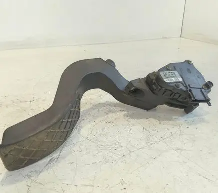 Volkswagen PASSAT B5.5 Accelerator throttle pedal 8D1721523F