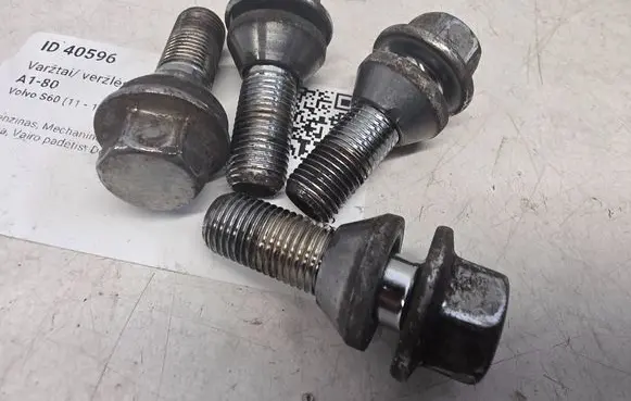 Volvo S60 Nuts/bolts 1234