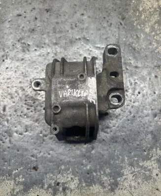 Volkswagen Golf V Engine mount bracket 1K0199262BA