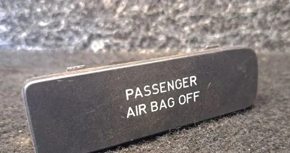 Passenger airbag on/off switch