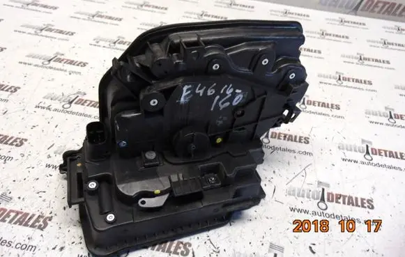 BMW 2 F46 Front door lock 728193607
