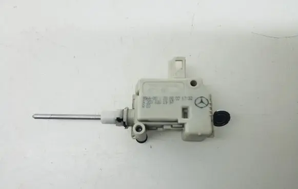 Mercedes-Benz CLC CL203 Fuel tank cap lock A2038201997
