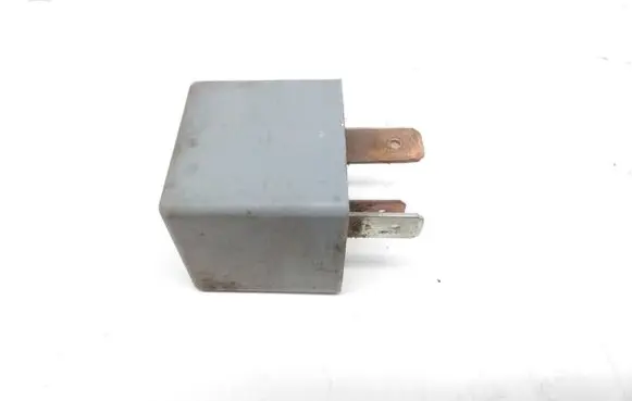 Volkswagen PASSAT B6 Other relay 141951253B