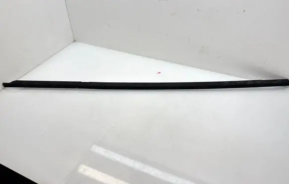 Volkswagen Golf VIII Rubber seal rear door window/glass 5H4839477