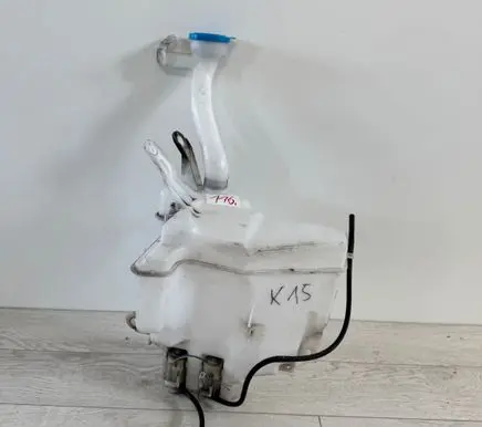 Suzuki Grand Vitara II Windshield washer fluid reservoir/tank