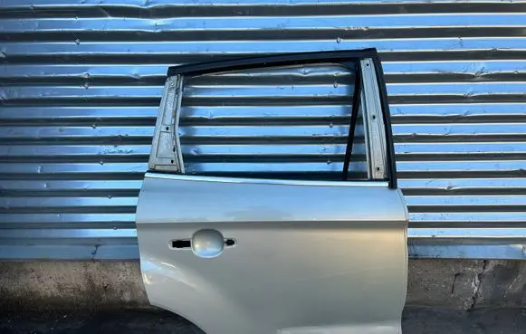 Ford Kuga I Rear door