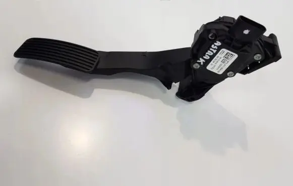 Opel Astra K Accelerator pedal position sensor 