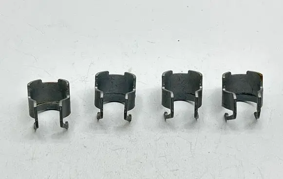 Audi Q5 SQ5 Fuel Injector clamp holder 06J133036F