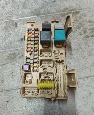 Toyota Avensis T250 Fuse module 82641