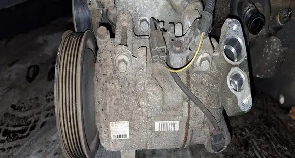 Renault Megane III Air conditioning (A/C) compressor (pump) 8200939386 GE4471500023
