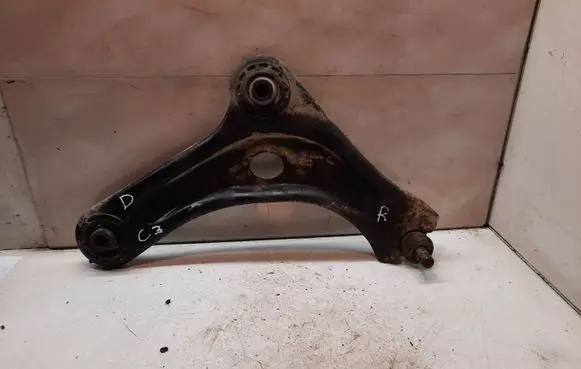 Citroen C3 Front lower control arm/wishbone