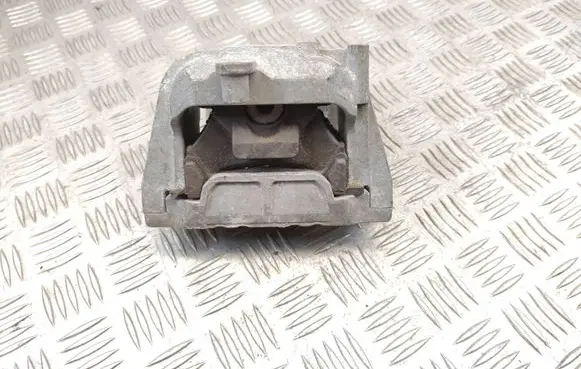 Audi A3 S3 A3 Sportback 8P Engine mount bracket 1K0199262