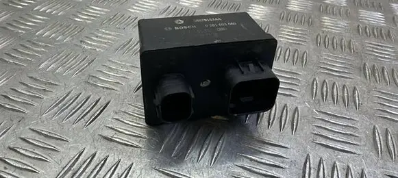 Jeep Cherokee Glow plug pre-heat relay 68079153AA 0281003060
