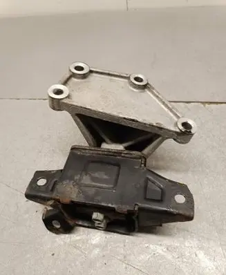KIA Ceed Engine mount bracket 