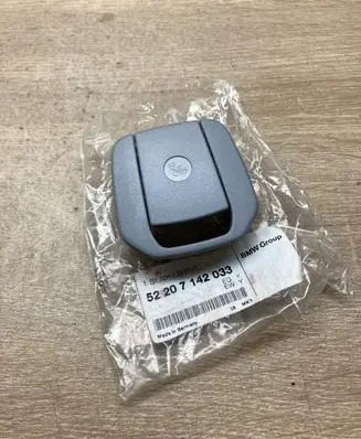 BMW 3 E90 E91 ISOFIX cover 52207142033 7142033 7118673
