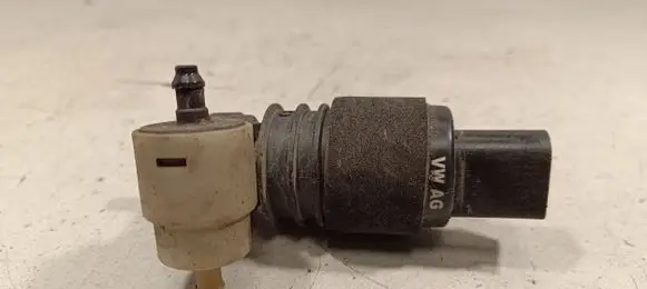 Audi Q7 4M Windscreen/windshield washer pump 1K6955651 3122789