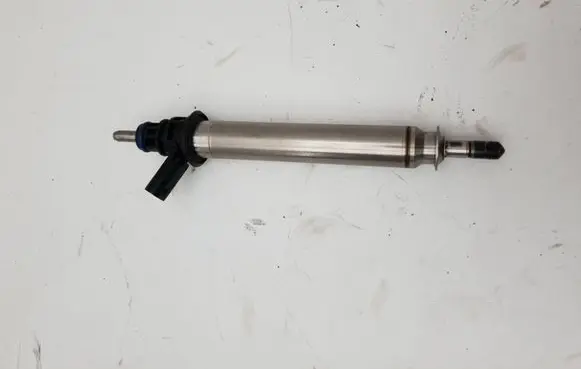 Mercedes-Benz B W247 Fuel injector 0261500397