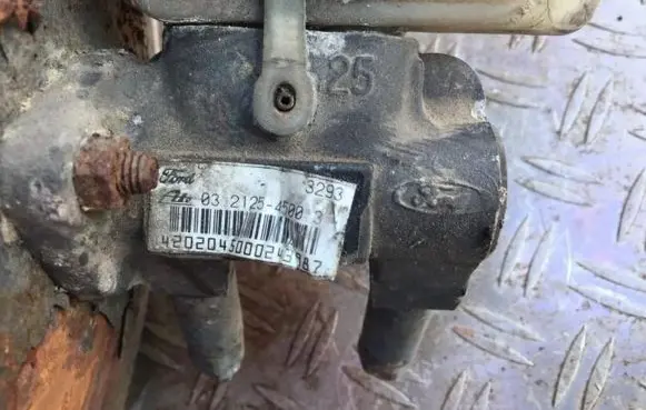 Ford Mondeo MK I Master brake cylinder