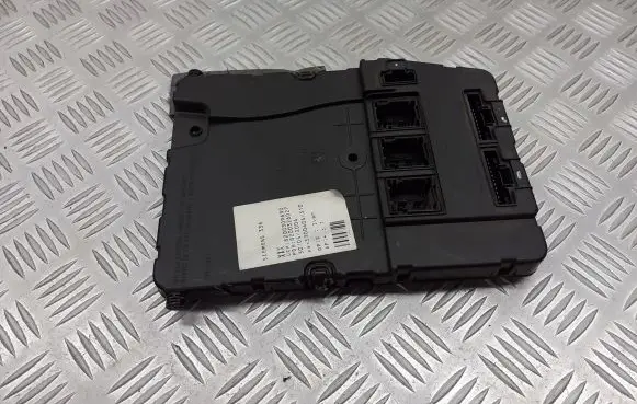 Renault Megane II Fuse box set 8200309690