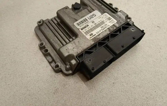 Hyundai i40 Engine control unit/module 391252A205 0281018051 D2VF5W0ACVEBLA3U