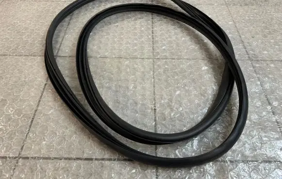 Ford Ranger IV Rear door rubber seal (on body) 