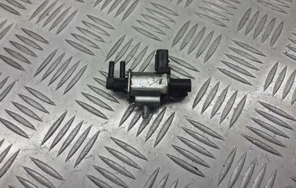Ford Mondeo MK IV Valve vacuum 
