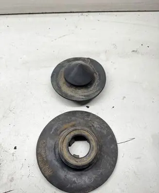 BMW 5 E39 Rear coil spring rubber mount 1093785 33531093786 1093786