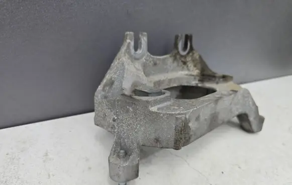 Dacia Sandero III Gearbox mounting bracket 112535643R