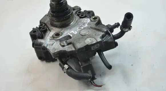 Mercedes-Benz C W204 Fuel injection high pressure pump A6510701201