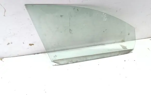 Volkswagen Golf V Front door window glass four-door 43R001057