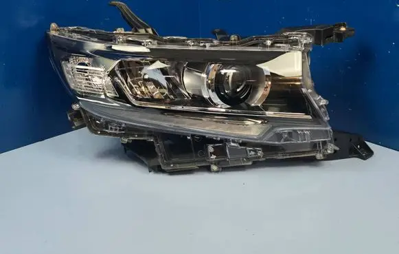 Toyota Land Cruiser (J150) Headlight/headlamp 8114560N20