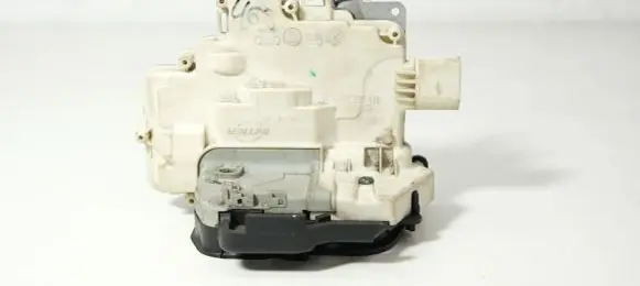Audi A6 S6 C6 4F Rear door lock 4F0839016