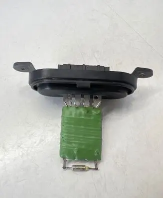 Volkswagen Transporter - Caravelle T5 Heater blower fan relay 