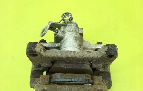Volkswagen Transporter - Caravelle T4 Rear brake caliper 