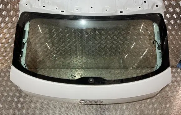 Audi Q2 - Opening tailgate glass VW27806