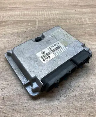 Volkswagen PASSAT B5 Engine control unit/module ECU 038906018FQ 0281010172
