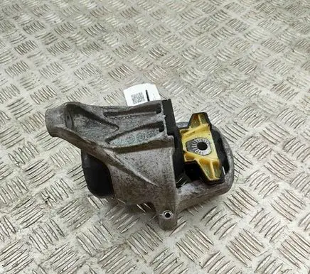Engine mount bracket