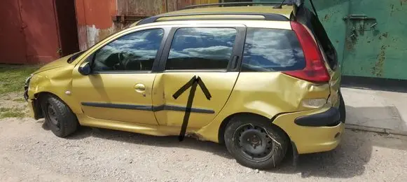 Peugeot 206 Rear door window glass AS2