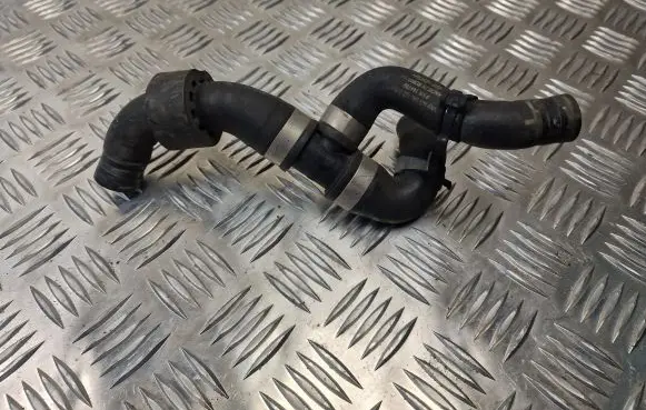 Volkswagen PASSAT B8 Engine coolant pipe/hose 04L122073B