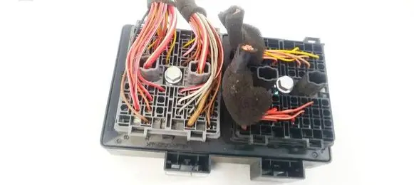 Chevrolet Captiva Fuse box set 96821082