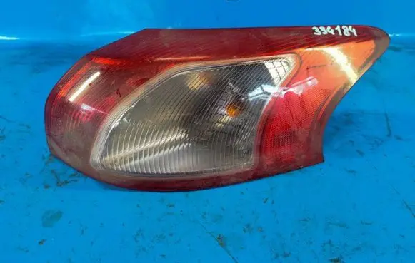 Mitsubishi Lancer VIII Boot/trunk interior light 8330A278