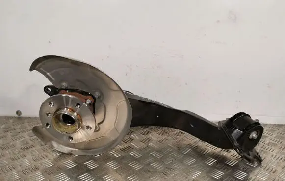 Mini Cooper Countryman F60 Rear wheel hub 33326851580