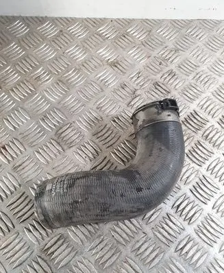 Volvo XC90 Intercooler hose/pipe 31657761
