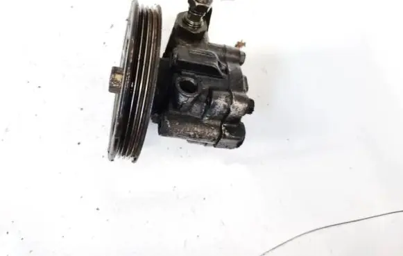 Mitsubishi Pajero Sport I Power steering pump MR448507 93127090