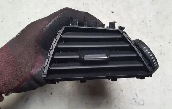 BMW 1 F20 F21 Dashboard side air vent grill/cover trim