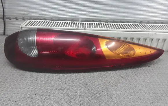 Nissan Almera Tino Rear/tail lights