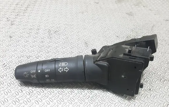 Nissan Primera Indicator stalk 25540AV600